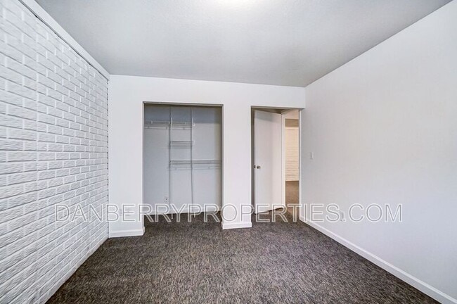 Building Photo - 3571 Turret Green Dr