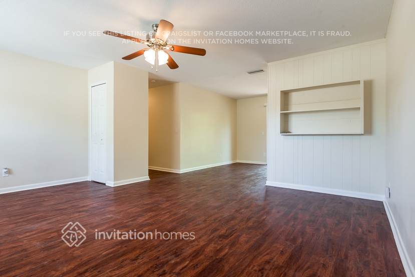 Building Photo - 990 Vincent Dr