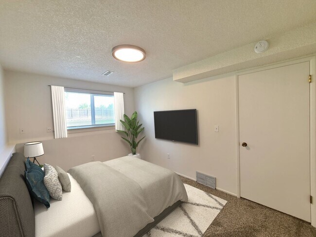 Building Photo - $2,400.00 - 4 Bed / 2 Bath Home in Upper South Hill with Large Backyard