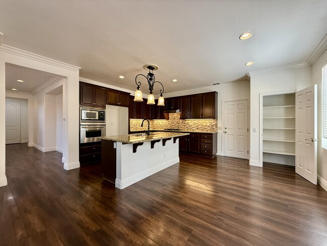 Building Photo - 13642 Pinnacle Way