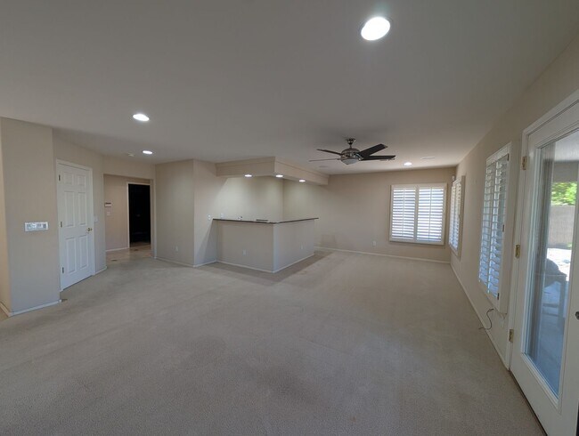 Building Photo - 4 Bedroom 2.5 Bath With Private Pool