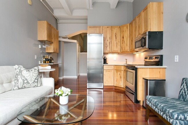 Building Photo - Enjoy the luxury lifestyle of a doorman, r...