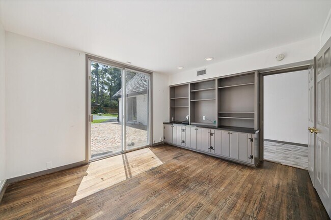 Building Photo - 10807 Beinhorn Rd