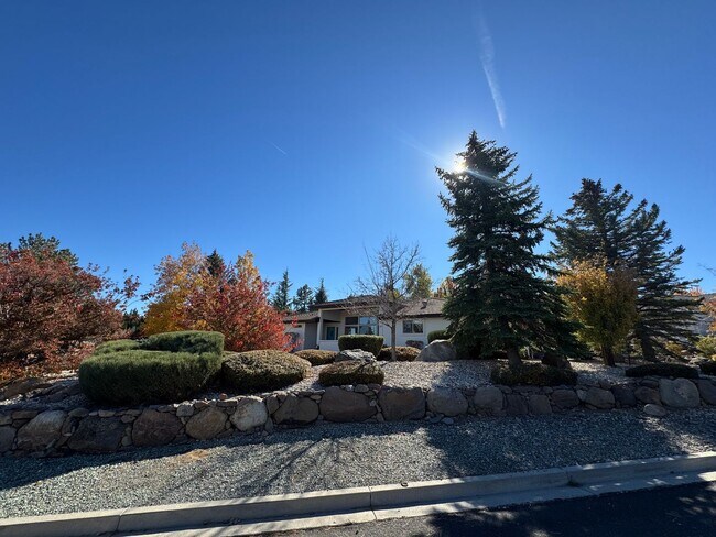 Building Photo - Beautiful Fieldcreek Ranch Exclusive Home