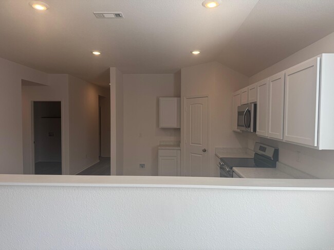 Building Photo - 110 Lauren Cove