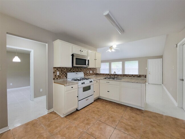 Building Photo - 5322 Rivergate Dr