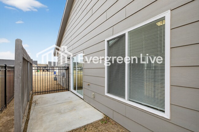 Building Photo - 113 E Santa Fe Cir