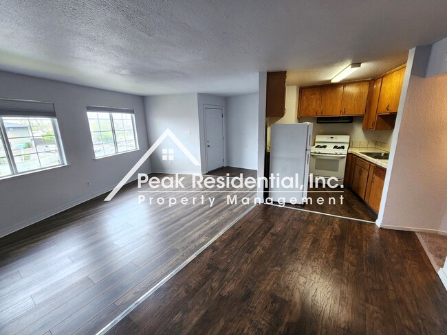 Building Photo - Croetto10540