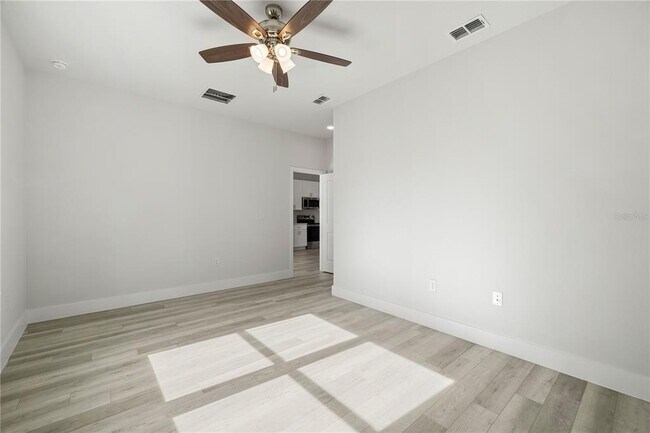 Building Photo - 6336 137th St
