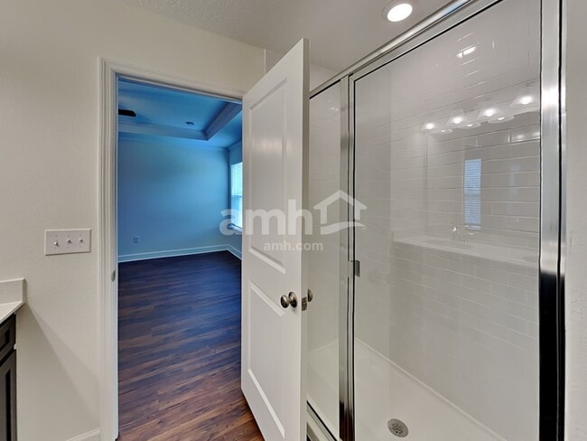 Building Photo - 1109 Walden Pond Dr