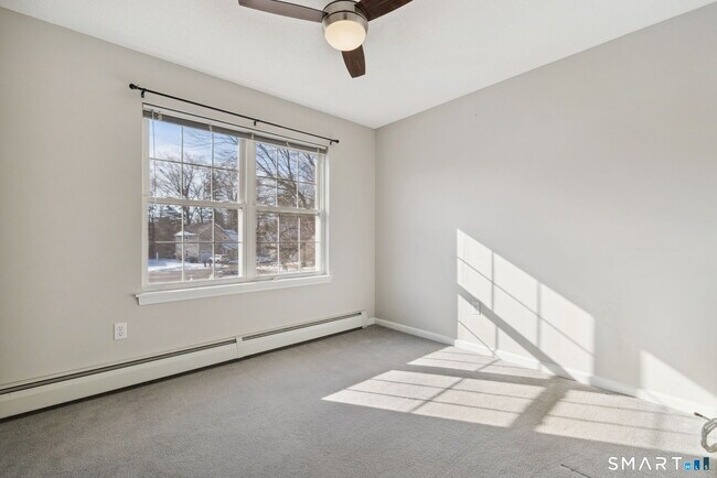 Building Photo - 65 Fitch Meadow Ln