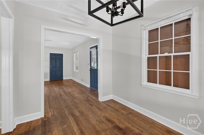 Building Photo - 216 E 57th St