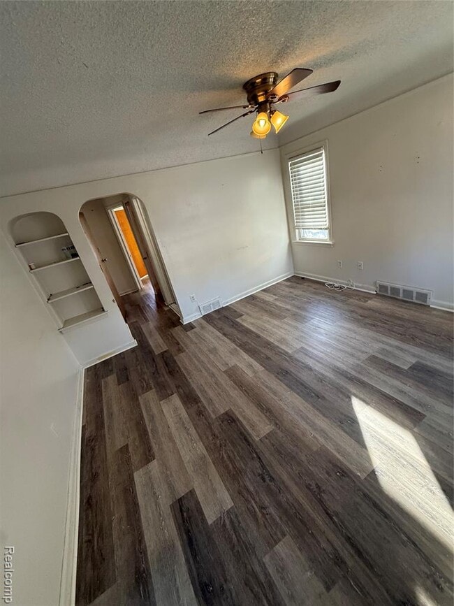 Building Photo - 15361 Payne Ct