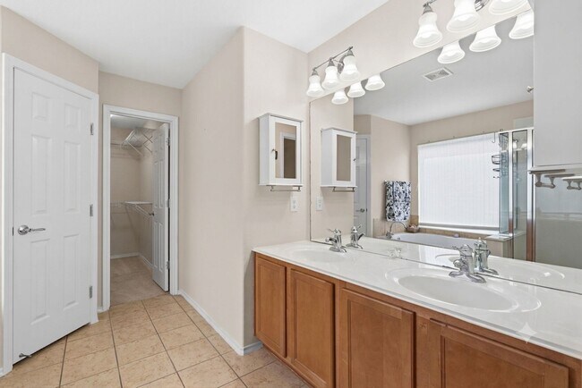 Building Photo - 2712 Woodspring Acres Dr