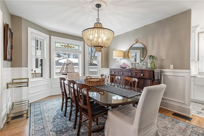 Building Photo - 21 Bedlow Ave