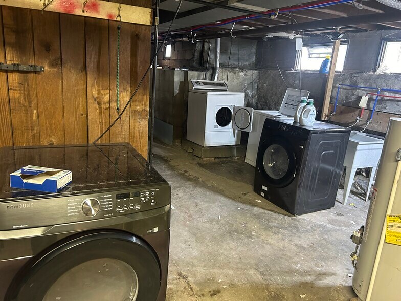 Building Photo - 473 Colvin Ave