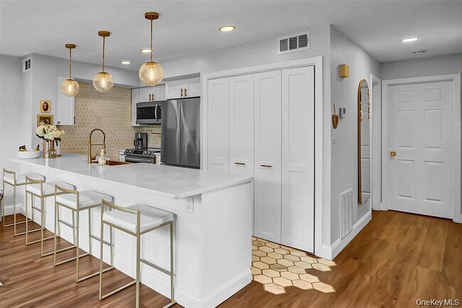 Building Photo - 1 Anchorage Way