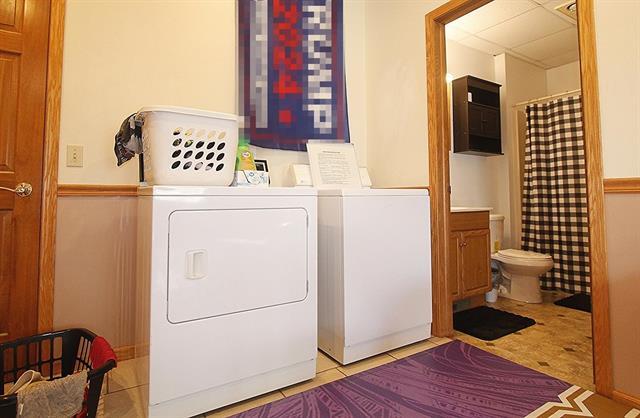 Building Photo - 136 Unit A (Lower)