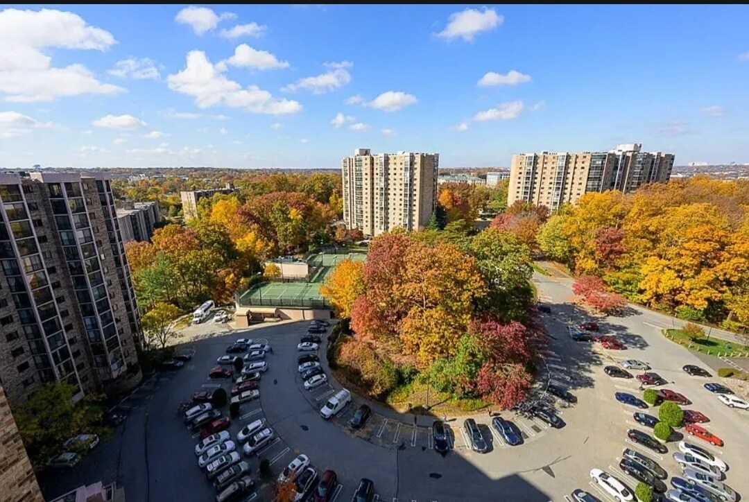 Building Photo - 5901 Mount Eagle Dr