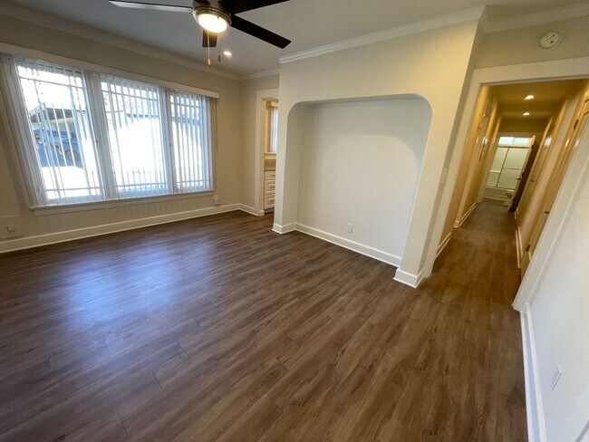 Building Photo - 512-514 N. Pacific Ave.