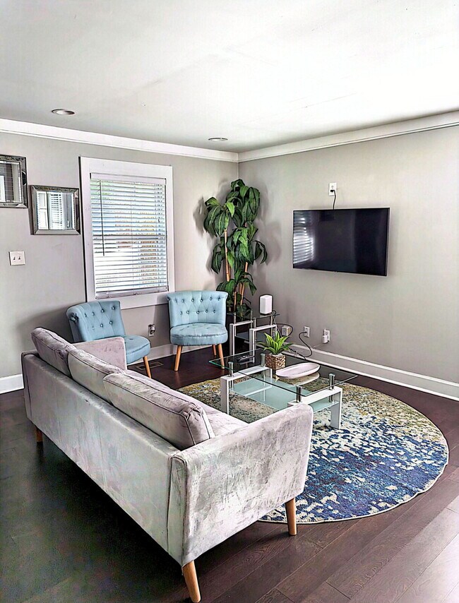Building Photo - The Bouldercliff Way | Stylish & Convenient Atlanta Room: All-Inclusive Living!
