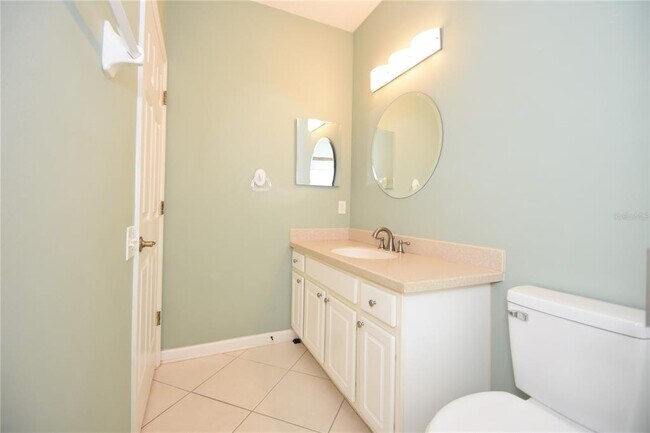 Building Photo - 11 Deerfield Ct