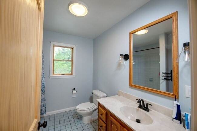 Building Photo - 5 Arrowood Ln