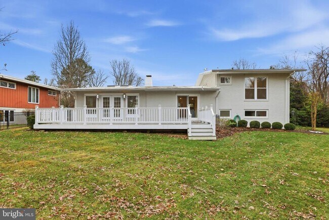 Building Photo - 6616 Beverly Ave