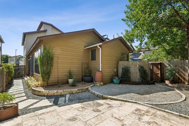 Building Photo - 3108 Corbin Ln