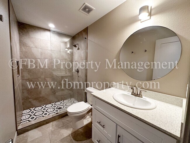 Building Photo - Hidden Creek Townhomes, Unit 311 - $500 OFF at Move-in!! Gorgeous 2 Bedroom, 2 Bathroom Townhome ...