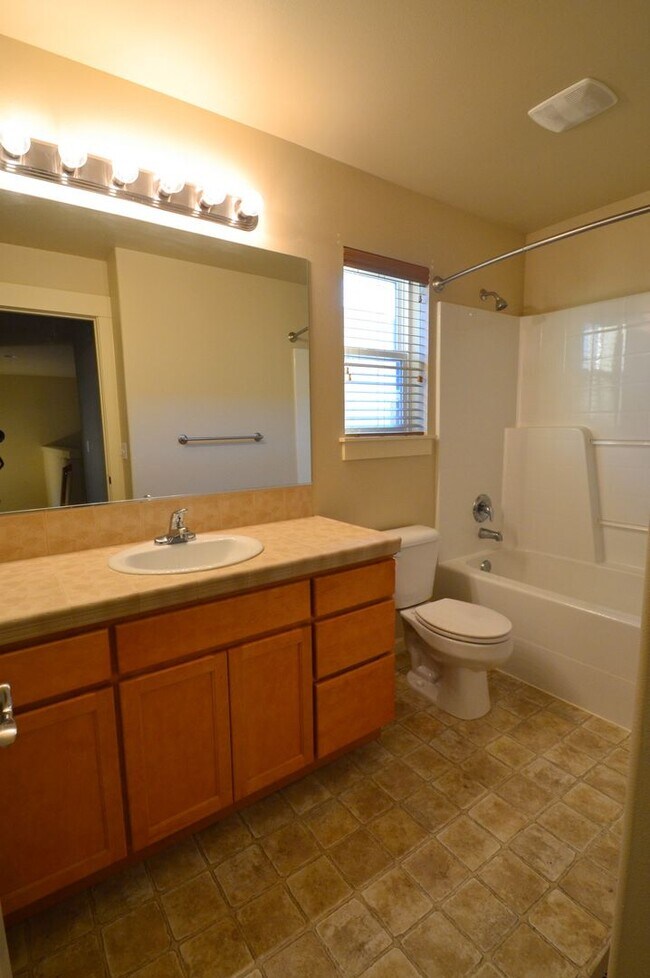 Building Photo - 3bd/2.5ba Bothell Home
