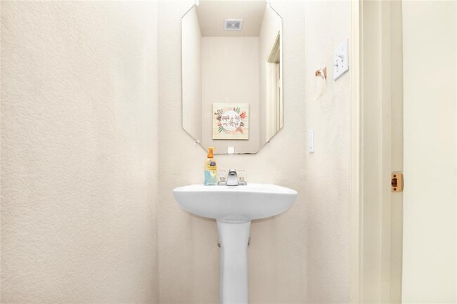 Building Photo - 14416 Lewis Carroll Ln