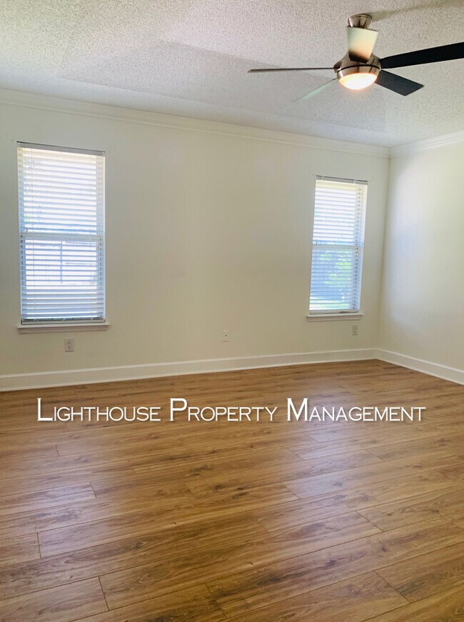 Building Photo - Pristine 3/2 in University Park!  Won't Last Long!