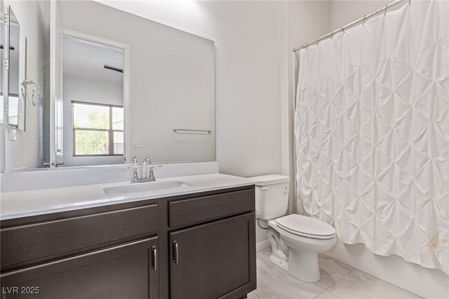 Building Photo - 298 Nine Mile Creek Dr