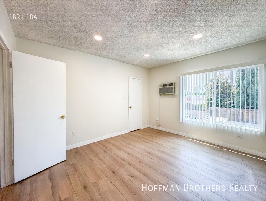 Building Photo - 5461 Kester Ave