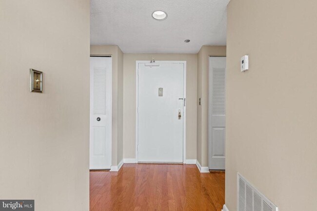 Building Photo - 3709 S George Mason Dr