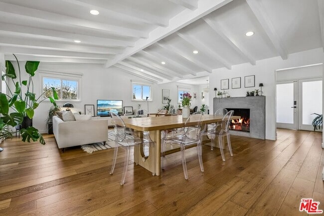 Building Photo - 5646 S Sherbourne Dr