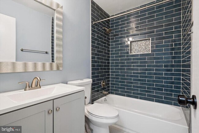 Building Photo - 3226 Foothill St