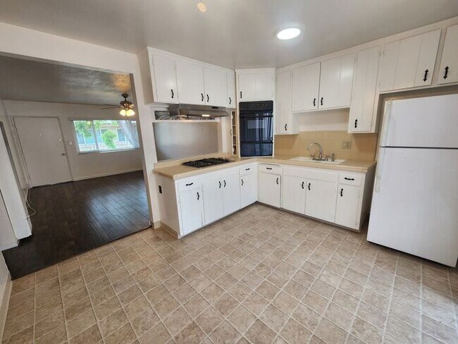 Building Photo - SUMMER SPECIAL: 1 Month Free-Open Floor Plan - 2BR/1BA