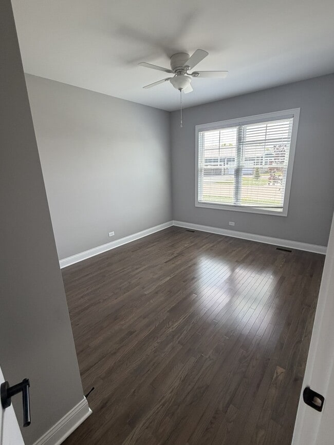Building Photo - 717 Quail Ln