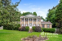 Building Photo - 4047 Linda Ln SW