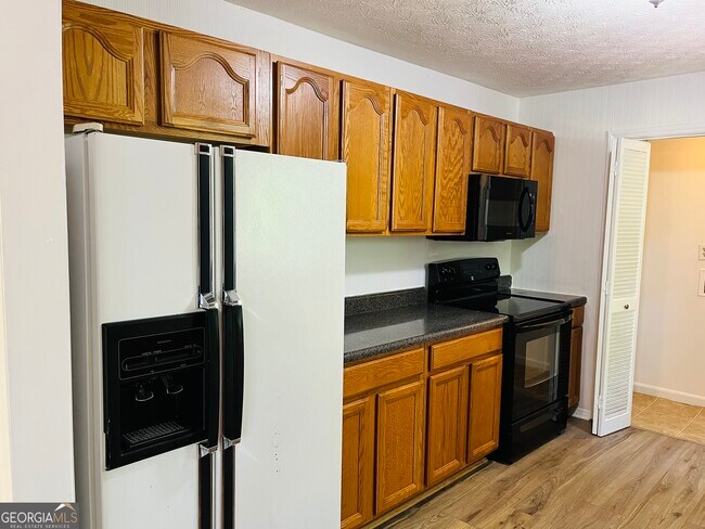 Building Photo - 2289 Roscoe Rd