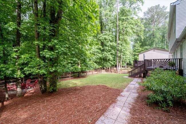 Building Photo - 9470 Hillside Dr