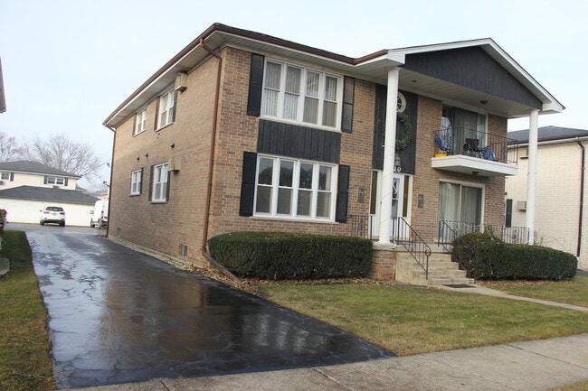 Primary Photo - 4520 Park Ave
