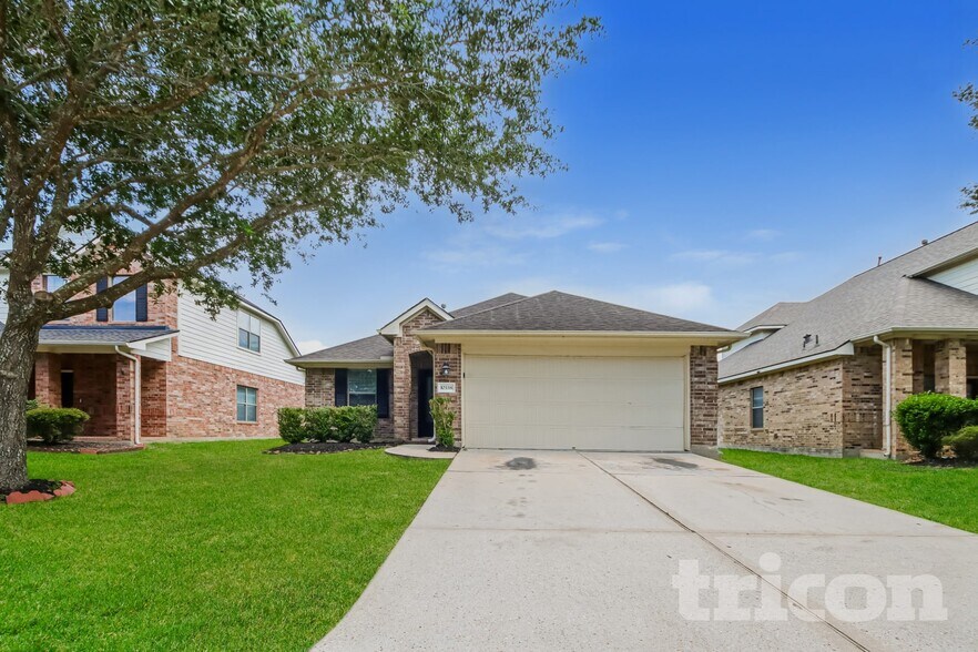 Building Photo - 10338 Whisper Bluff Dr
