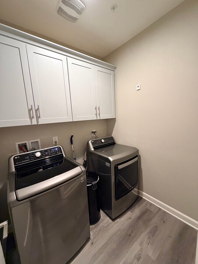 Building Photo - 20287 Newton St