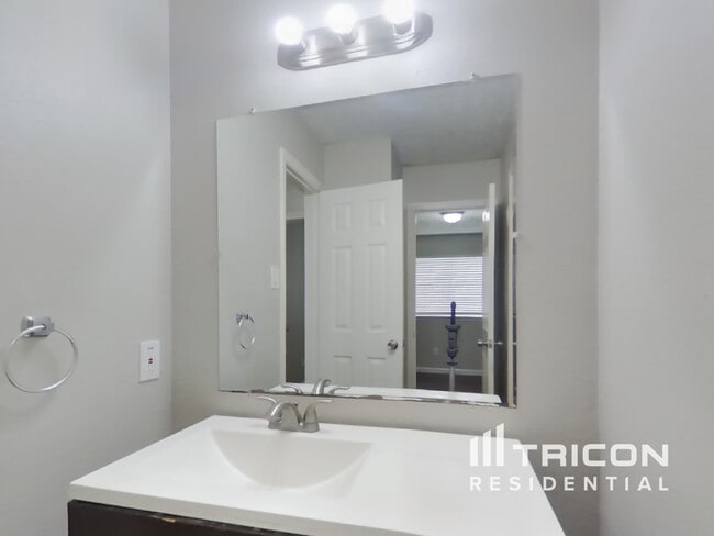 Building Photo - 20058 N Navaho Trail