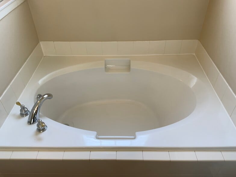 Building Photo - 2711 Salina Ct