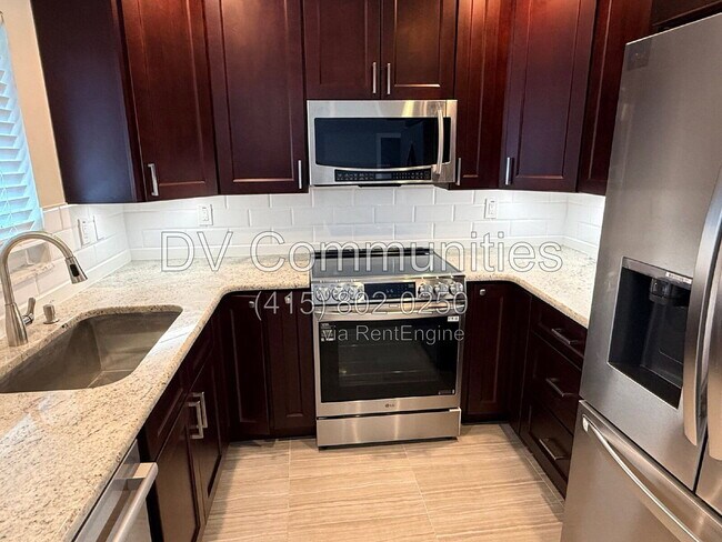 Building Photo - 2802 Pass a Grille Way