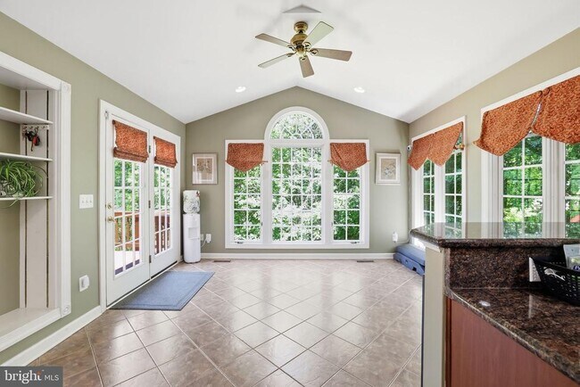 Building Photo - 5767 Bush Hill Dr